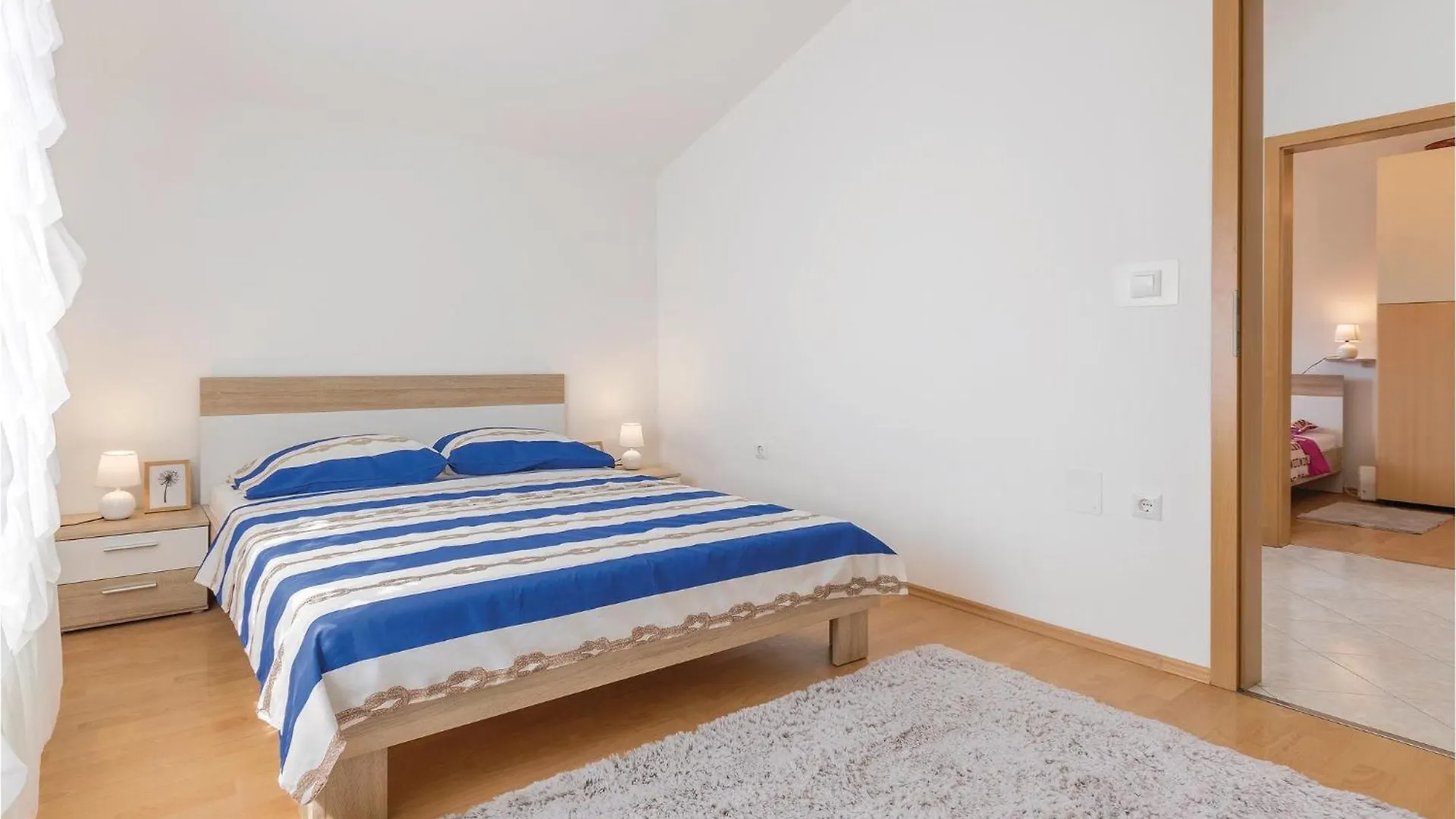 Stunning Apartment In Marcana With Kitchen
